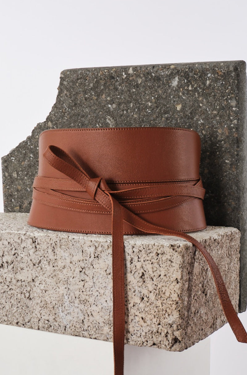 PRITCH Leather corset belt in cognac brown